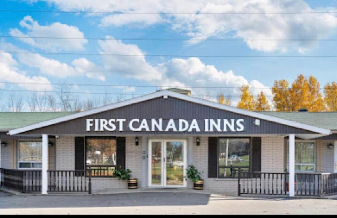 First Canada Hotel Cornwall Hwy 401 On Exterior photo